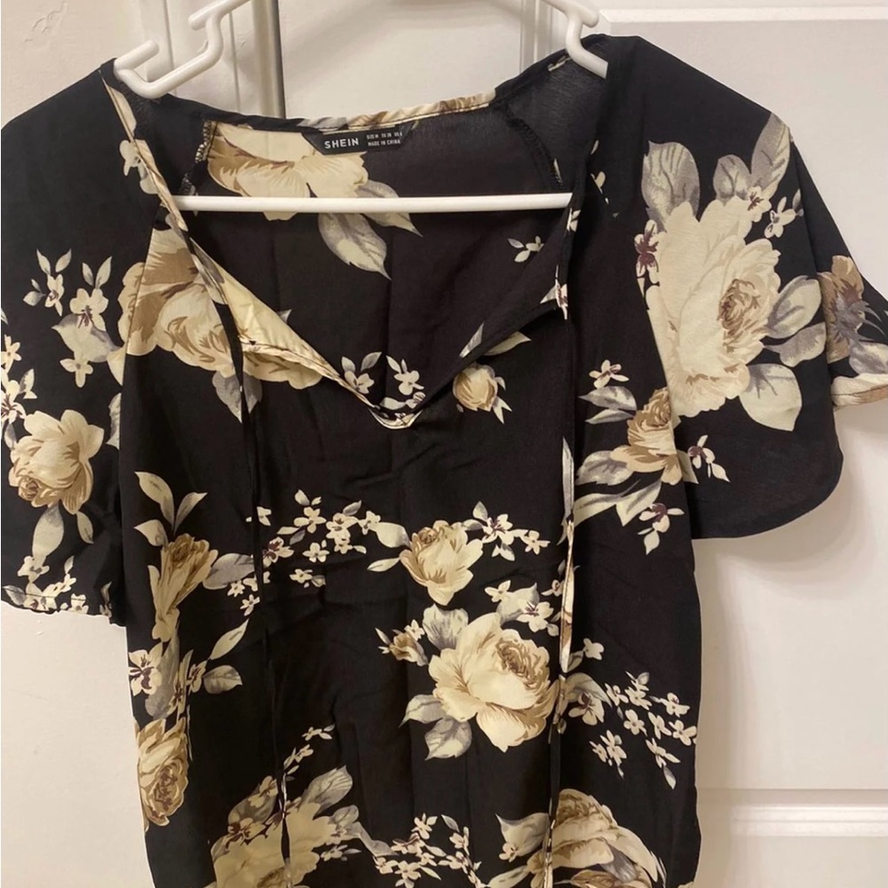 SHEIN Black Floral Ruffled Blouse with Sailor Collar